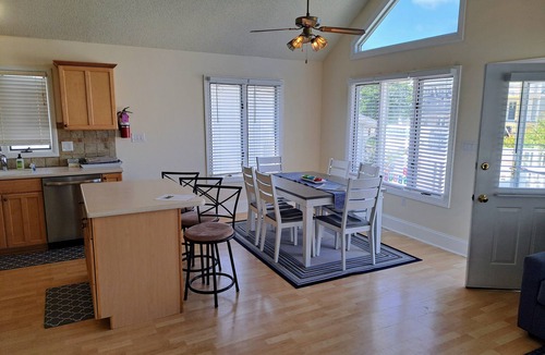 Avalon House | Whole home in Avalon, close to everything!