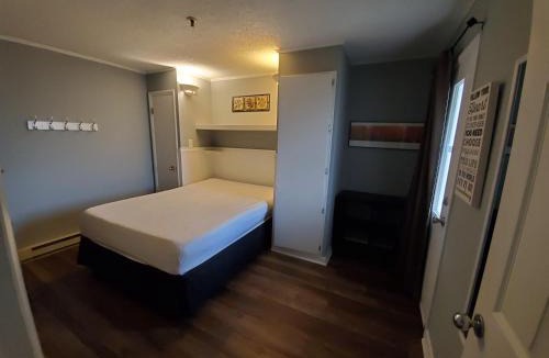 Ghent Apartment | Winterplace Condo Ski in Ski out E103