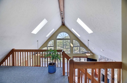 Albrightsville Ski Chalet | WolfRun Lake View Chalet, 200 feet from Lake, Hottub