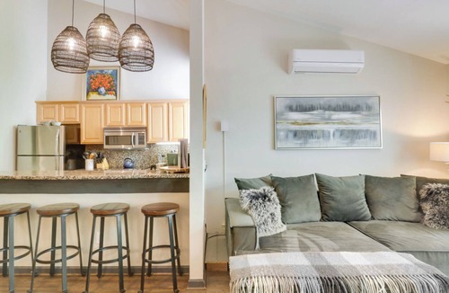 Wintergreen House | Woolly Bull-Cozy Newly Redecorated 2-Story Townhouse. <0.3 Mile Walk to slopes!