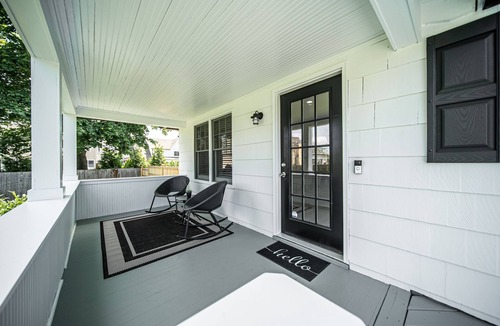 Monmouth Beach House | WOW! New 4bd Beach Chic, Xlnt Location! Walk2Town, Beach, Restaurants & Marina!