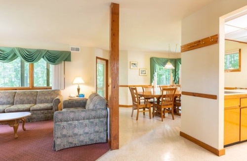 East Stroudsburg Condo | Wyndham Resorts at Shawnee Village - 2 Bedroom Villa