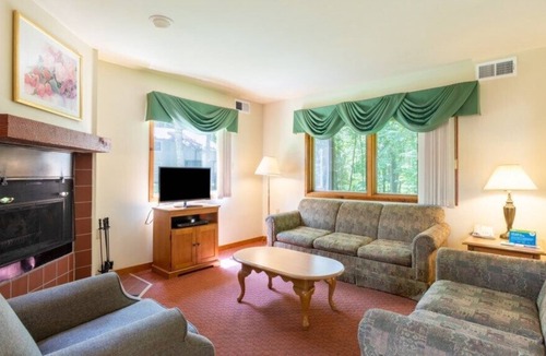 East Stroudsburg Condo | Wyndham Resorts at Shawnee Village - 2 Bedroom Villa