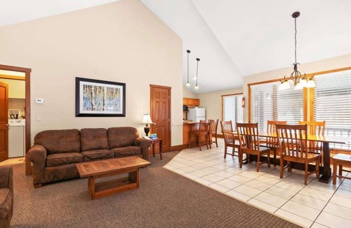 Shawnee On Delaware Condo | Wyndham Shawnee Village | 2BR/2BA Balc Queen Suite