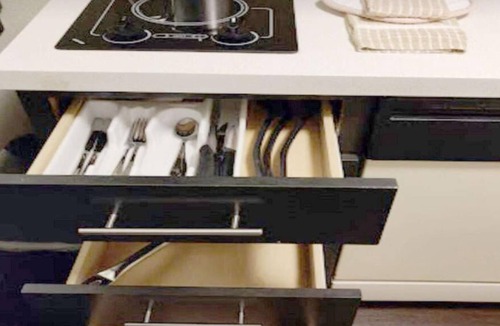 Somerset House | Your Home Away From Home! 3 Relaxing units w/ Kitchen. Near Billy Bob's Texas