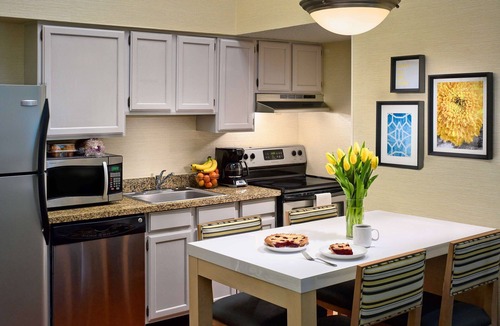 Westlake Hotel | Your Home Away From Home! Free Parking, Outdoor Pool, Pets Allowed