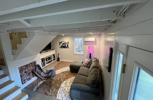 Caine Woods House | Your Own Stonegate Cottage— North OC—4 blocks to the Beach
