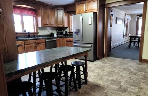 Swengel House | Your summer family retreat- with a hot tub!nn