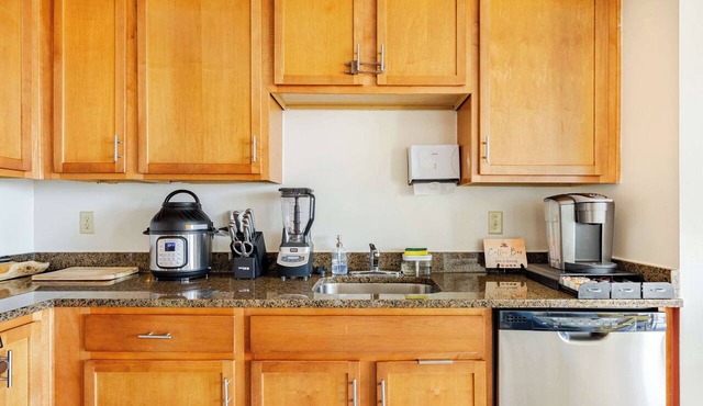 Downtown Silver Spring 2BR Skyline Balcony Suite Walkable to DC Metro Luxepad