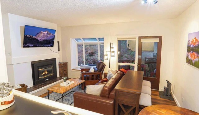 Snowater Resort Condo with Fireplace, Pool, amenities and River access