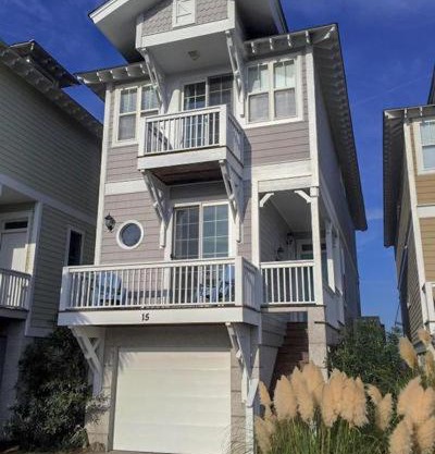 Quarterdeck Lane 
