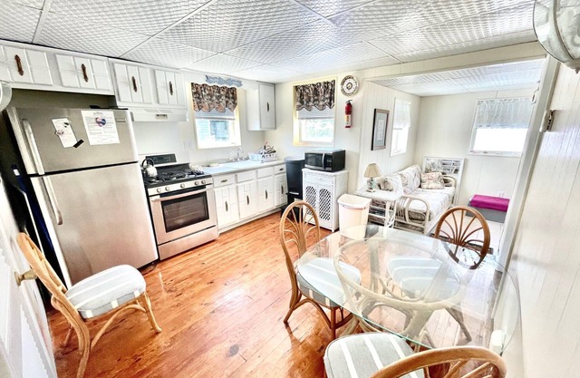 2 Bedroom 1 Bath Seasonal