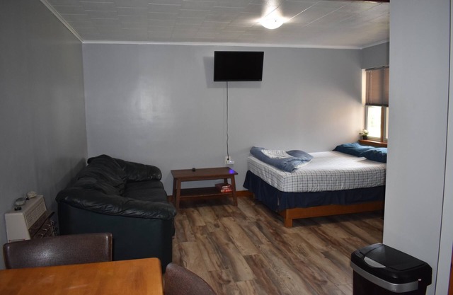 Pl Motel Located At The Heart Of Promised Land State Park 