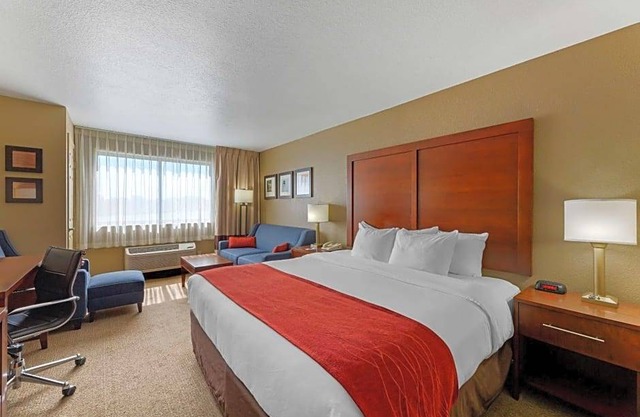 2-Star Hotel ∙ Comfort Inn River's Edge