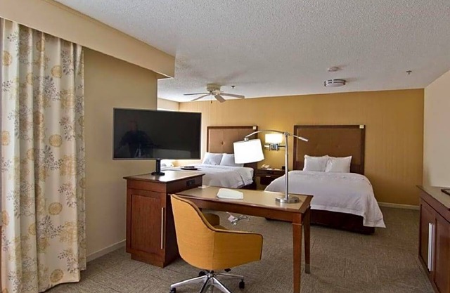 2-Star Hotel ∙ Hampton Inn & Suites Chillicothe
