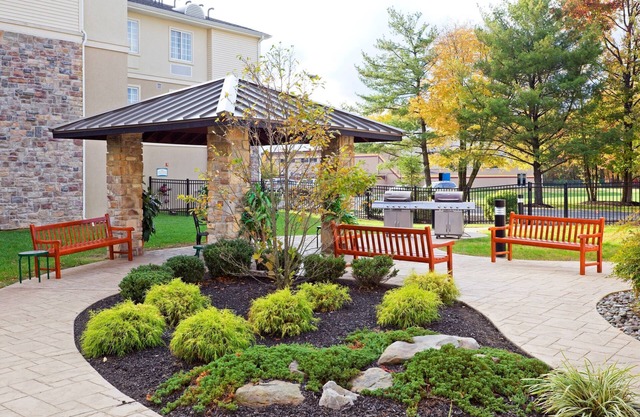 City Philadelphia Hour Business 