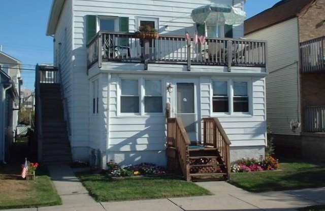 3 Bedroom Sleeps 7 Near Beach and Boardwalk
