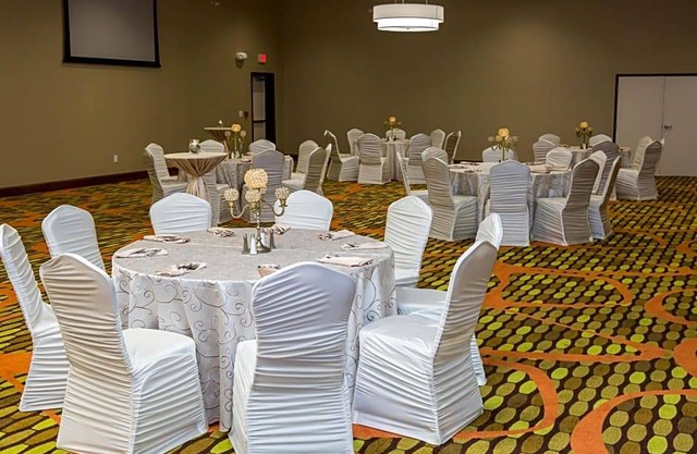 3-Star Hotel ∙ Hilton Garden Inn West Chester