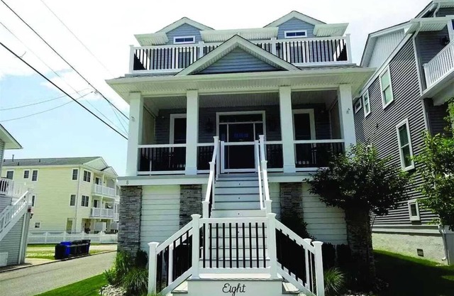 4 BR/4 BA/Single Family - 2 Primary Suites