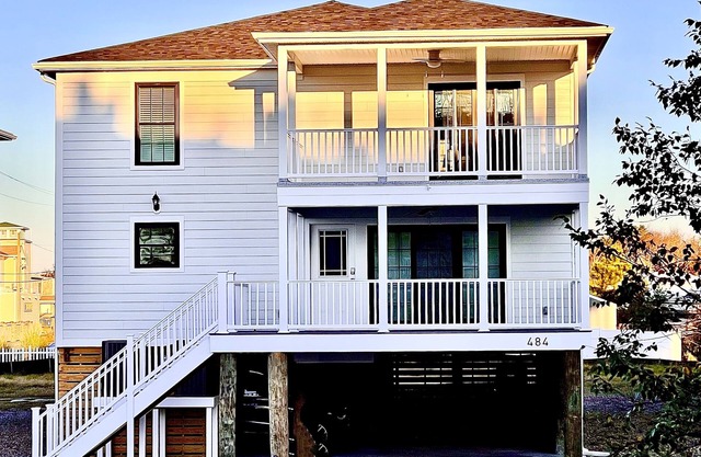 484 E Market - New construction close to town and the Beach!