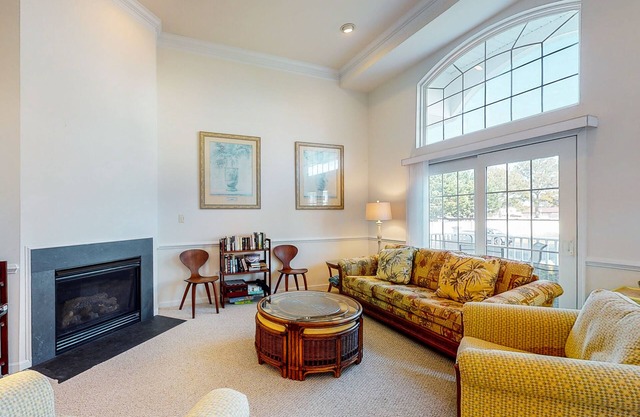 Bayside Bethany Lakes townhouse w/gym, basketball court, tennis, and pools