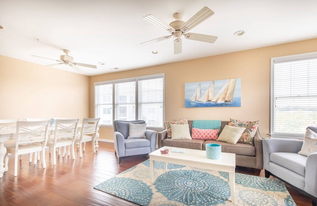 Bayside Resort 4 bedroom Upscale Condo Just steps to Resort Amenities!