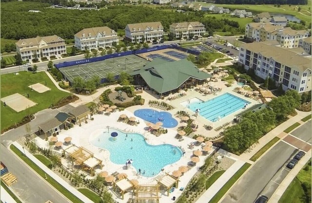 Bayside Resort-One floor 2400sq ft condo,Steps to Sunridge,semiprivate elevator