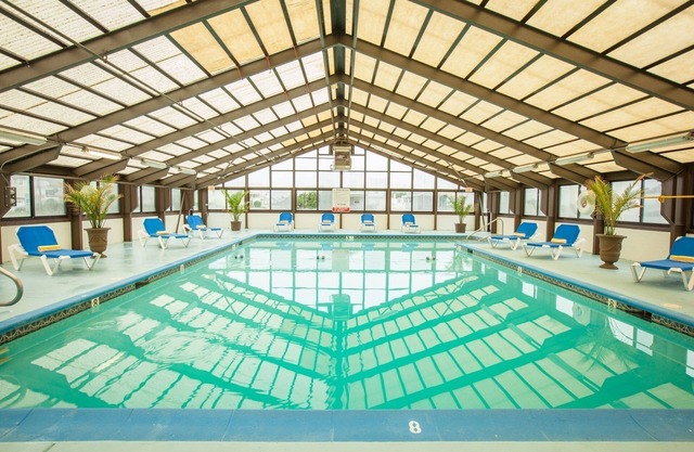 Beach Getaway! 4 Spacious Units w/Kitchen, Parking, Bar, Pool!