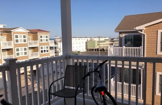 Beautiful 3 bedroom, 2 bath condo with pool in Wildwood Crest!