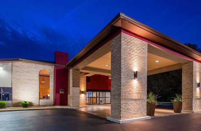 Best Western Plus North Canton Inn & Suites