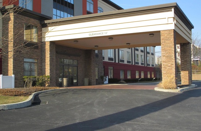 Best Western Plus Harrisburg East Inn & Suites