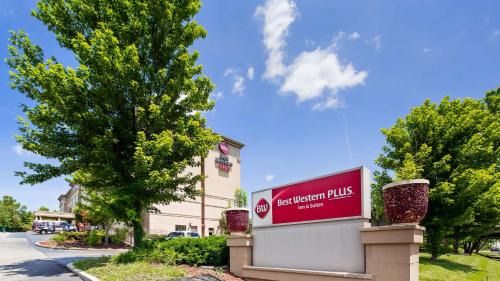 Hannaford Inn Suites 