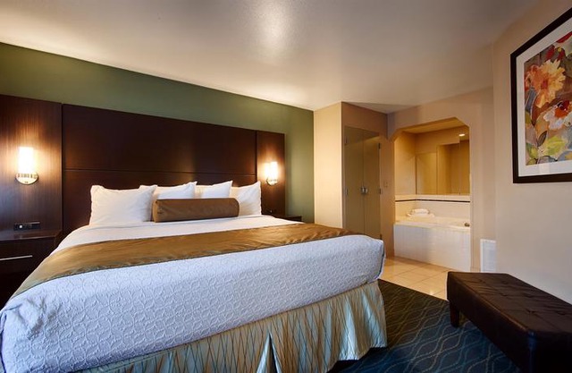 Best Western PLUS University Inn Marion