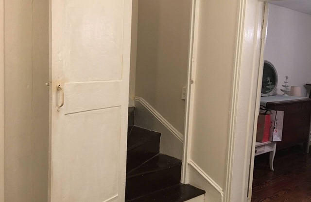Charming Historic Olde City Home - Close to Independence Malll