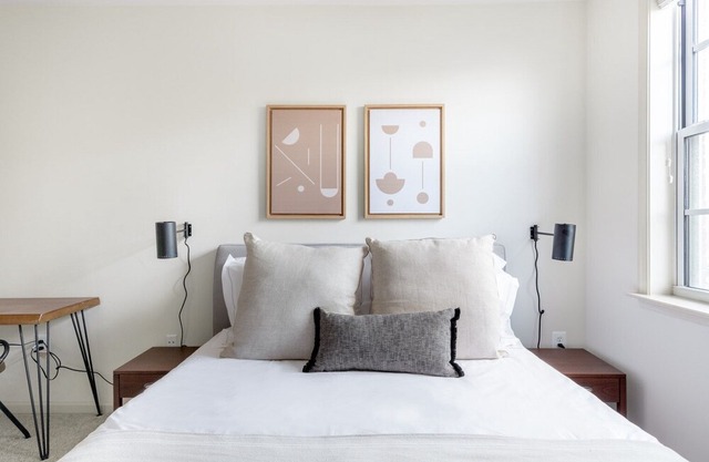 Chic Clarendon 1BR w/ Gym + Lounge, walk to Metro, Dining, by Blueground