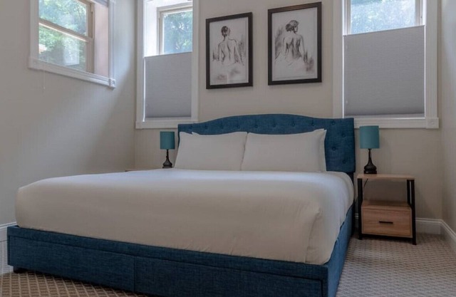 Cozy 1st Flr Condo Nr Park w/ King Bed, Great for Long Stays, W+D/Parking Inc