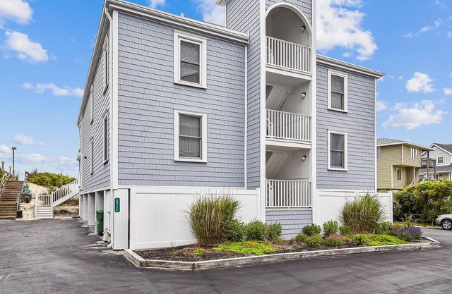 DAILY ACTIVITIES INCLUDED! 1ST FLOOR OCEANFRONT, SPACIOUS Condo is the ideal family beach getaway