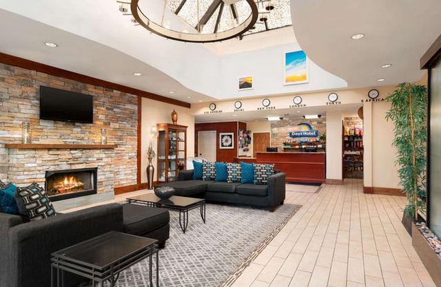 Days Hotel by Wyndham Allentown Airport Lehigh Valley