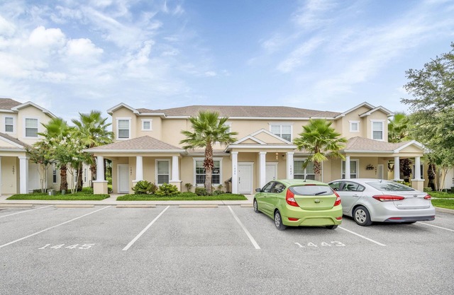 EV 1445 – 3 Bed, 3 Bath with Private Pool and Access to Amazing Resort Amenities