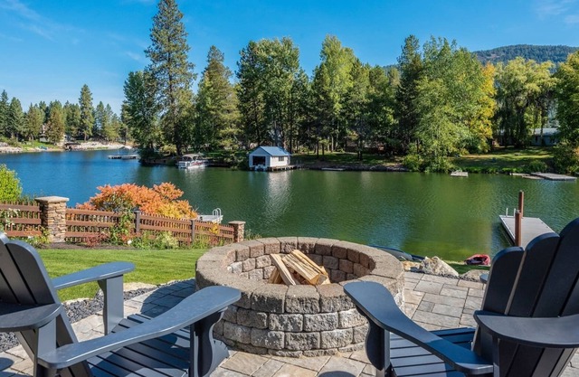 Fabulous Waterfront Home Ideal for Families and Friends