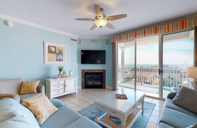 Fantastic Condo Right On Boardwalk w/Ocean Views From Balcony, Shared Pool, WiFi