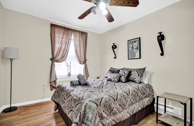 Find tranquility & at this lovely apartment located in the heart of Center City Philadelphia