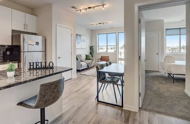 Frontdesk | 1 BR Apt by Glendinning Rock Garden