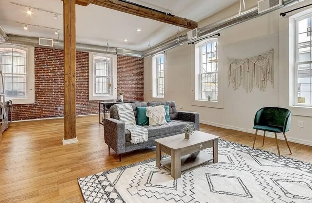 Frontdesk | Spacious 2BR Northern Liberties Apt