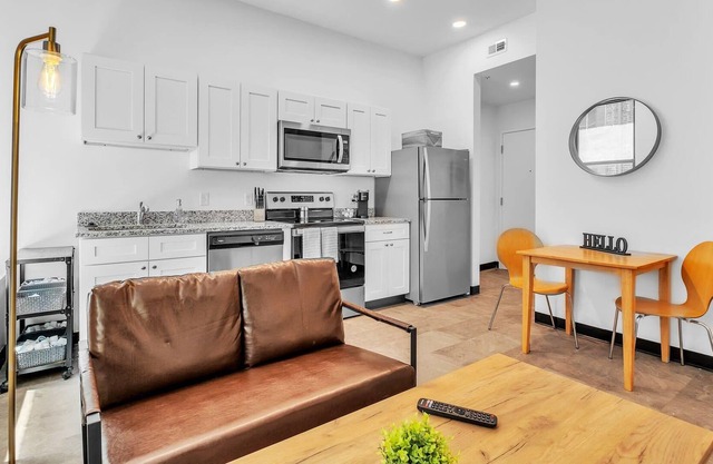 Frontdesk | Studio Apt close to Heinz Field