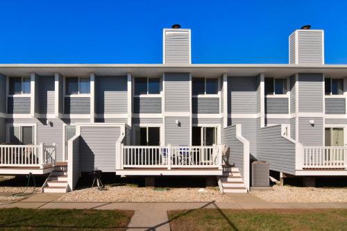 Hidden Harbour - 306 Ocean View Parkway