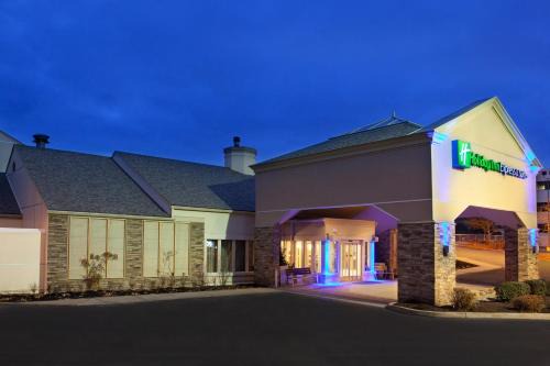 Holiday Inn Express Hotel Pittsburgh Airport Ihg 