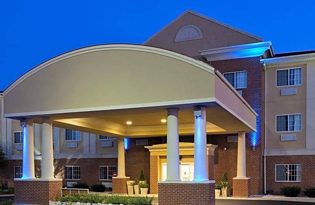 Holiday Inn Express Hotel & Suites Defiance, an IHG Hotel