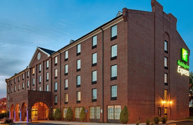 Holiday Inn Express Harrisburg East Ihg Hotel 