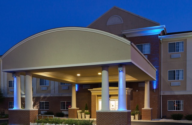 Holiday Inn Express Hotel & Suites Defiance, an IHG Hotel